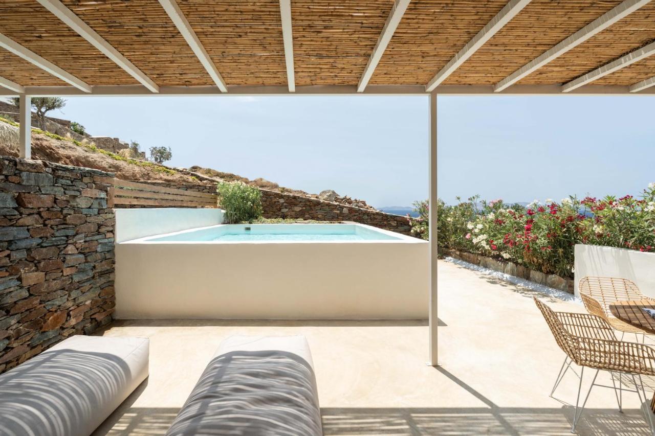 Aura Tinos Aparthotel *